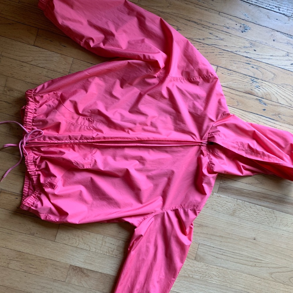 Super cute windbreaker
